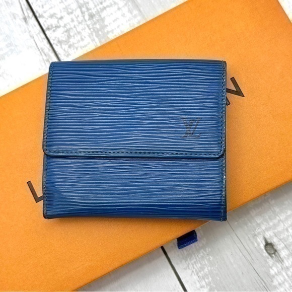 AUTHENTIC Louis Vuitton Marco Wallet. Previously owned. Blue.